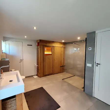 Luxe Vakantiehuis Met Sauna De Barn Bergen Exterior photo